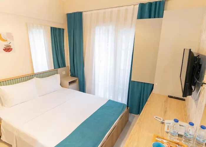 Levant Hotel&aparts Отель *